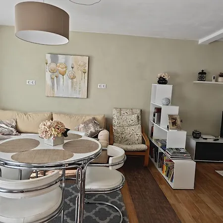 Zurbaran Apartmán *